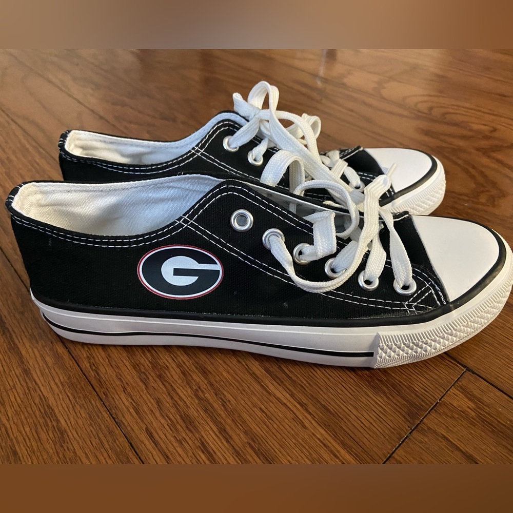 Women’s UGA GA Bulldogs Lace Up Shoes